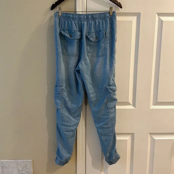 C and C California chambray cargo joggers size S - Picture 2 of 5